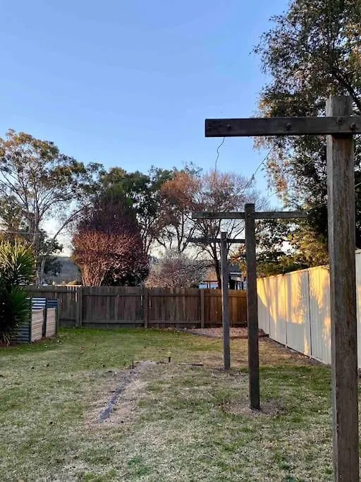 Charming Mid Century Bungalow- Entire Home Stanthorpe Semesterbostad