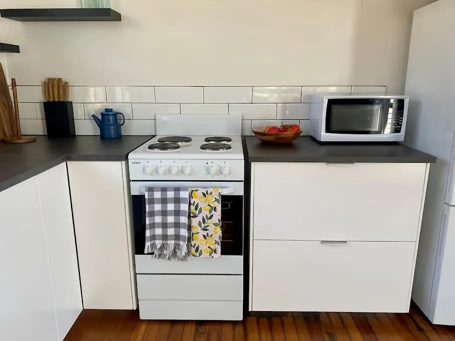 Semesterbostad Charming Mid Century Bungalow- Entire Home Stanthorpe