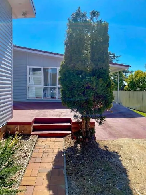 Prázdninový dům Charming Mid Century Bungalow- Entire Home Stanthorpe